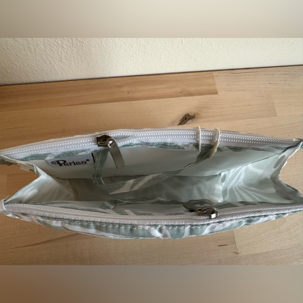 Stylish Green and White Purse Organizer - Picture 4 of 12